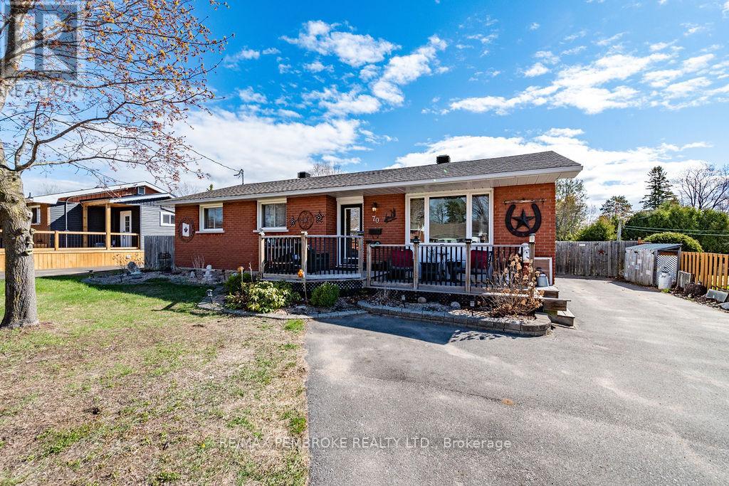 70 SELKIRK STREET, Petawawa, Ontario