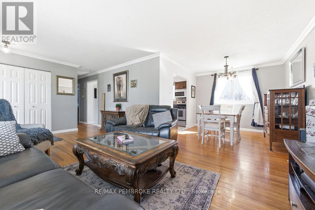 70 Selkirk Street, Petawawa, Ontario  K8H 1P4 - Photo 11 - X13125192