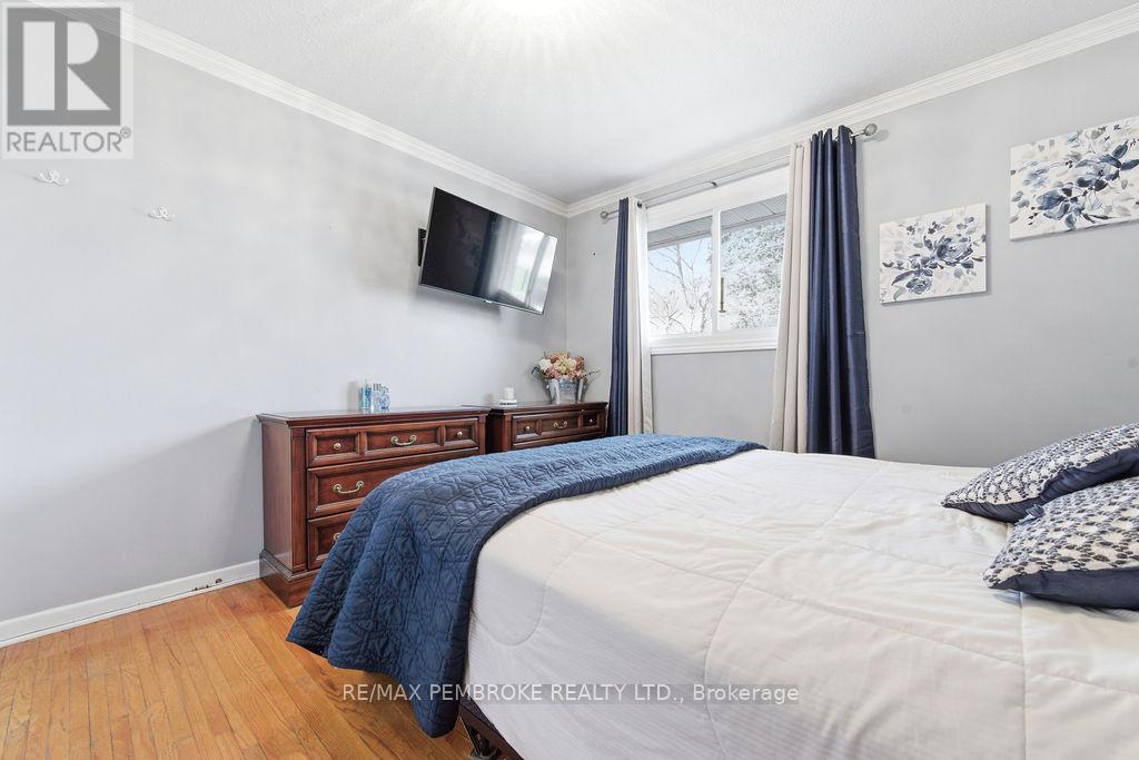 70 Selkirk Street, Petawawa, Ontario  K8H 1P4 - Photo 25 - X13125192