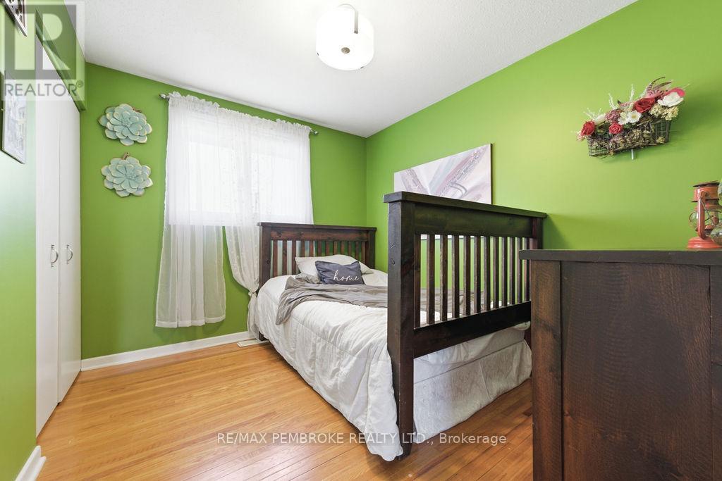 70 Selkirk Street, Petawawa, Ontario  K8H 1P4 - Photo 27 - X13125192