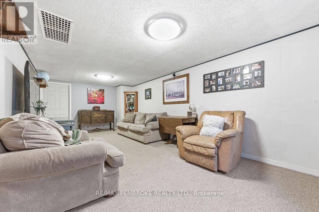70 Selkirk Street, Petawawa, Ontario  K8H 1P4 - Photo 30 - X13125192