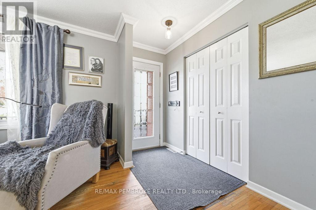 70 Selkirk Street, Petawawa, Ontario  K8H 1P4 - Photo 6 - X13125192