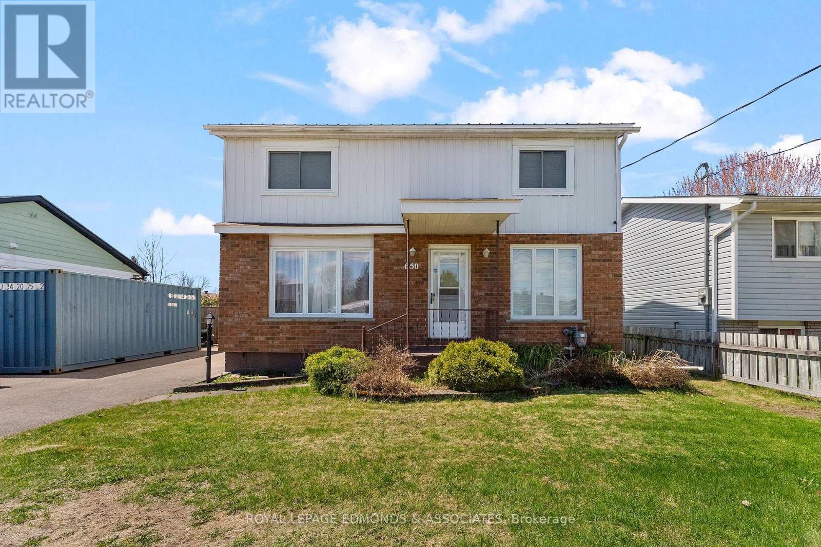 650 LORNE STREET W, Laurentian Valley, Ontario