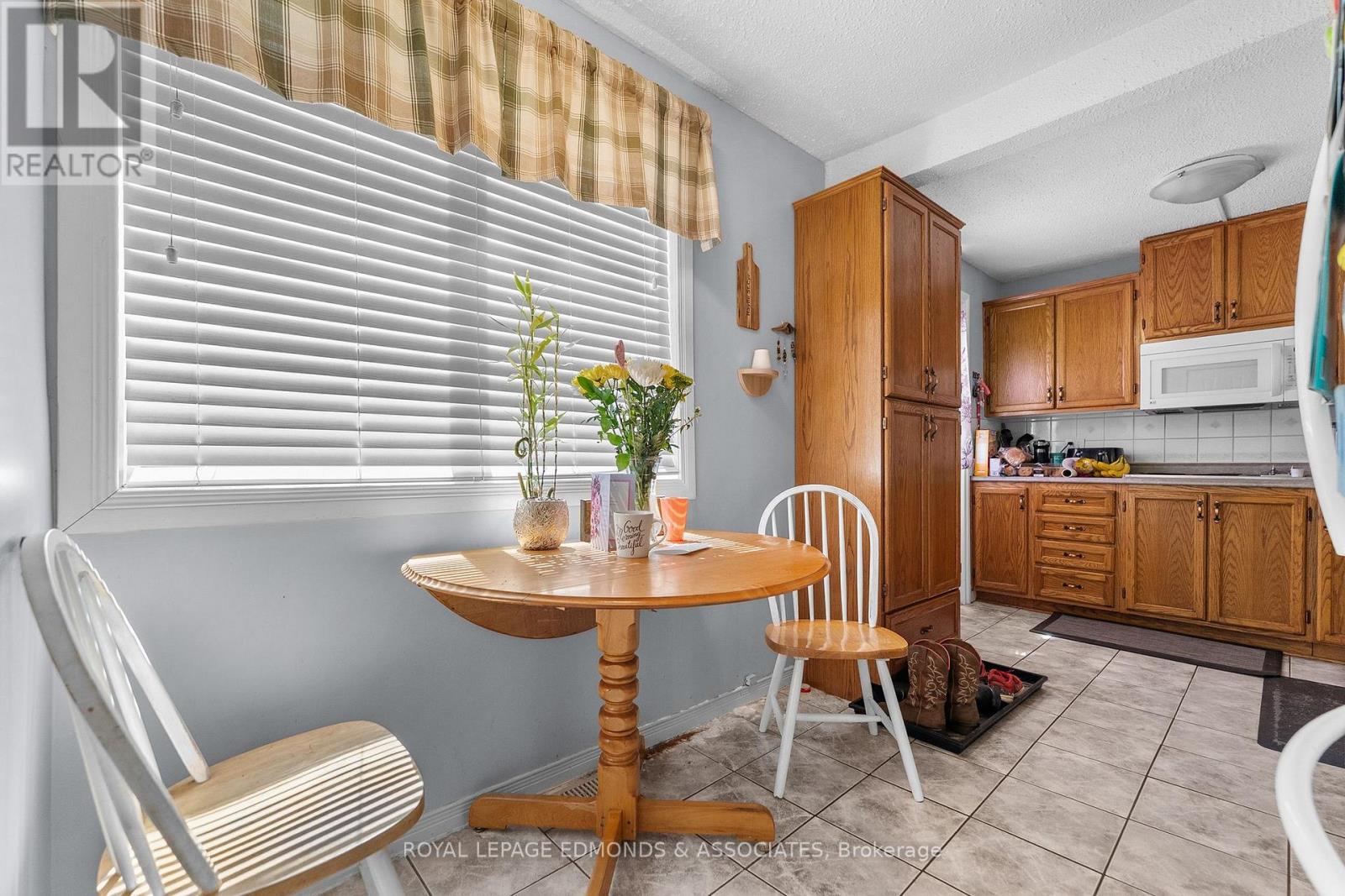 650 Lorne Street W, Laurentian Valley, Ontario  K8A 6T6 - Photo 8 - X13125212