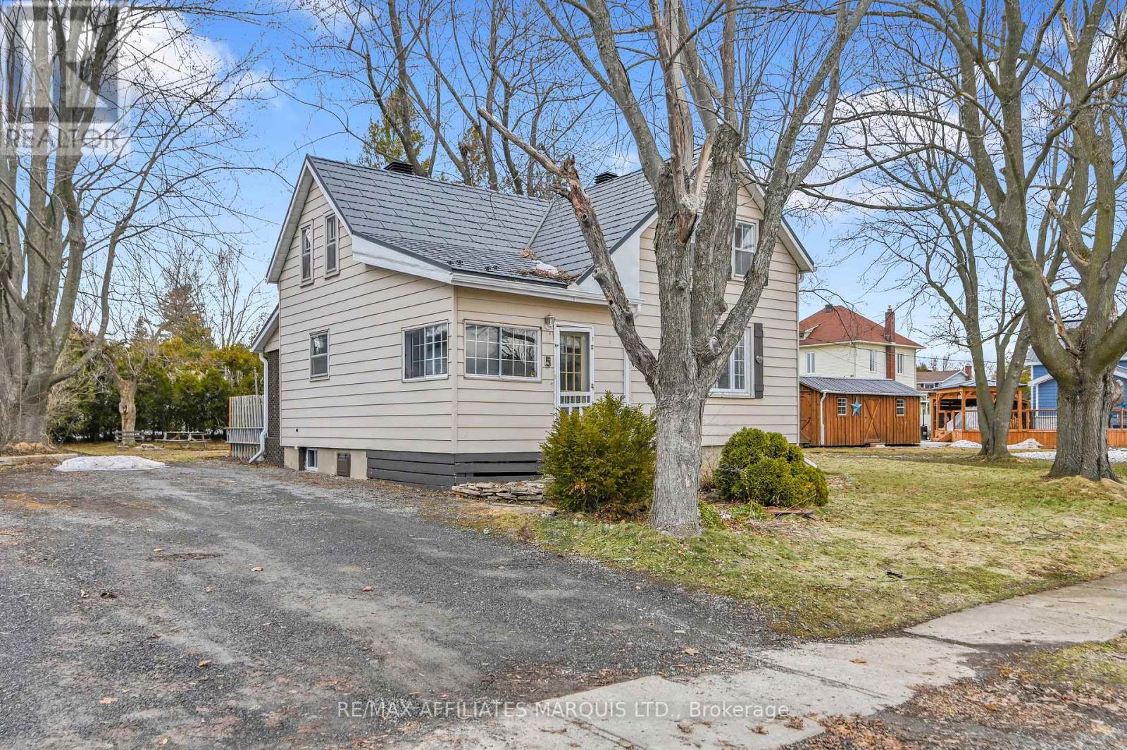5 Pine Street, South Stormont, Ontario  K0C 1M0 - Photo 2 - X13125186