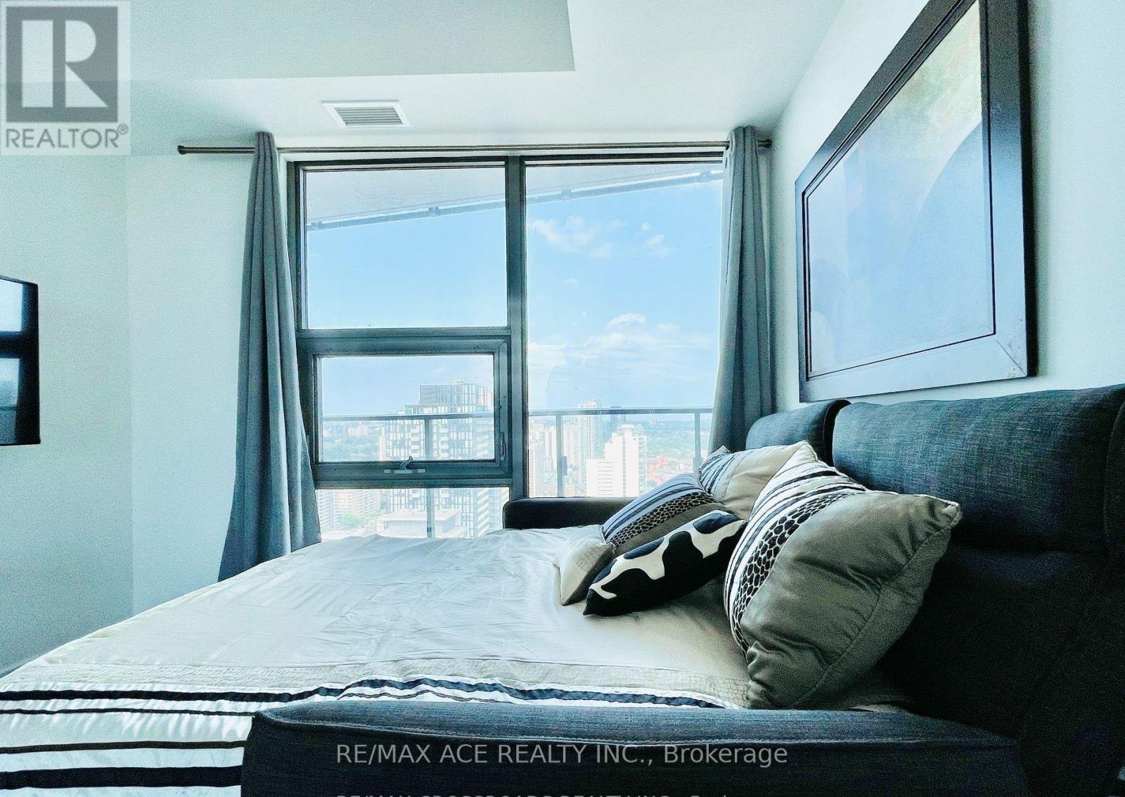 3313 - 11 Wellesley Street W, Toronto, Ontario  M4Y 1E8 - Photo 13 - C13125220