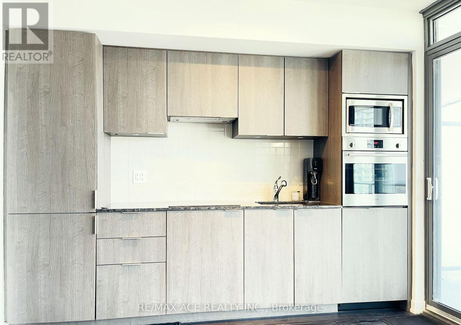 3313 - 11 Wellesley Street W, Toronto, Ontario  M4Y 1E8 - Photo 7 - C13125220