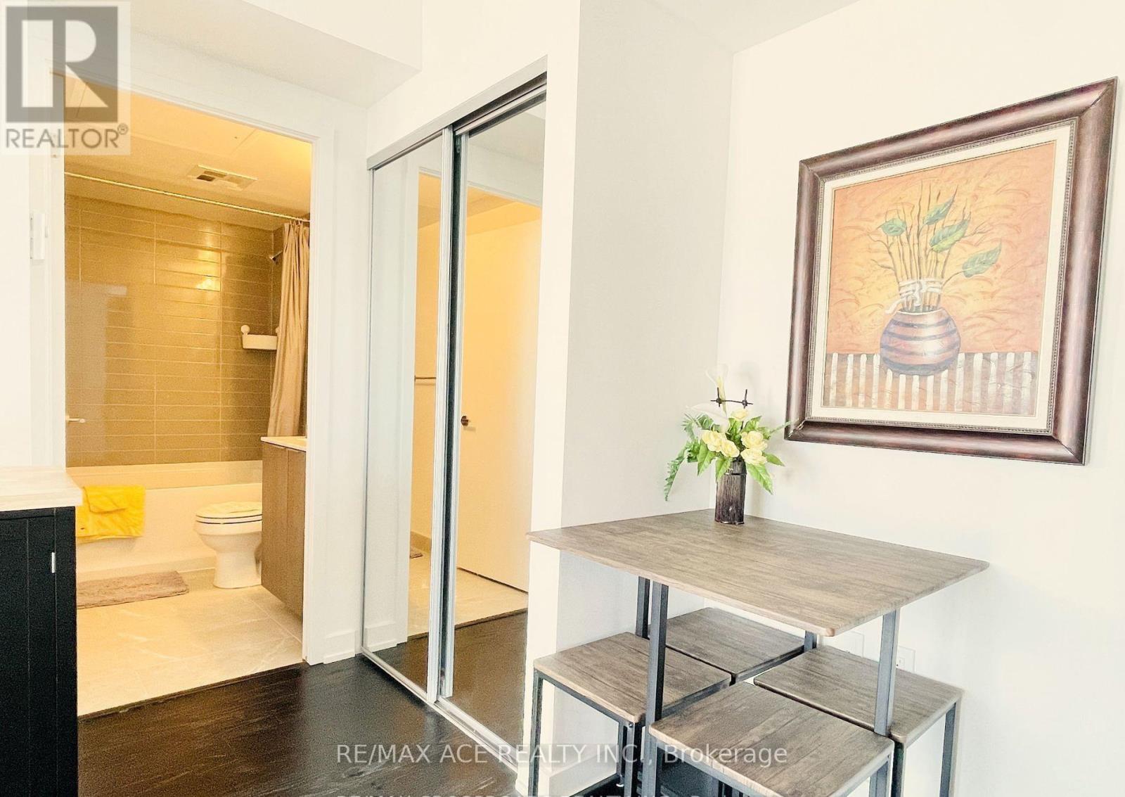 3313 - 11 Wellesley Street W, Toronto, Ontario  M4Y 1E8 - Photo 8 - C13125220