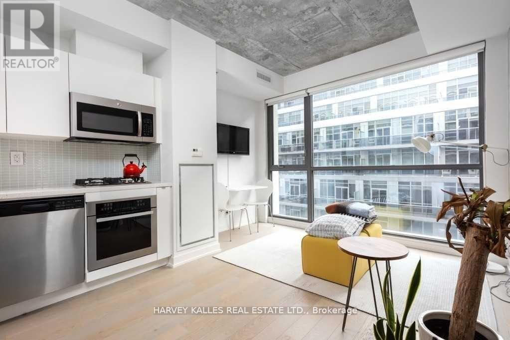 717 - 39 BRANT STREET, Toronto, Ontario