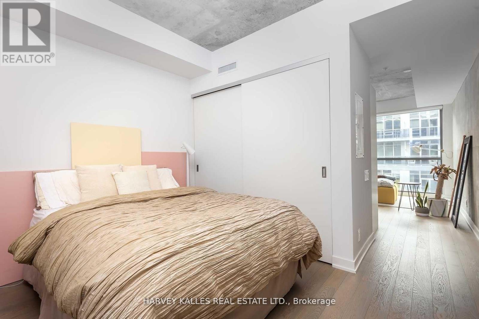 717 - 39 Brant Street, Toronto, Ontario  M5V 0M8 - Photo 4 - C13125230
