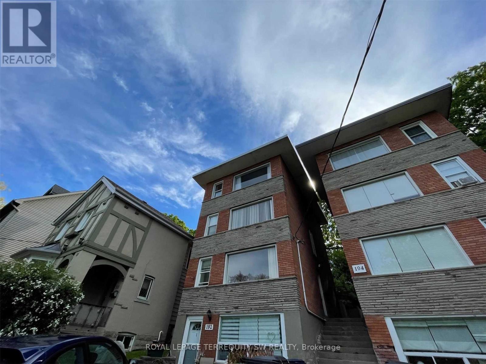 3 - 192 Kenilworth Avenue E, Toronto, Ontario  M4L 3S6 - Photo 1 - E13125218