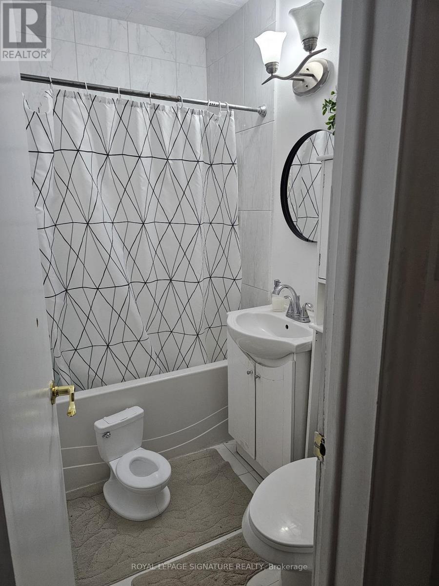 3242 Lawrence Avenue, Toronto, Ontario  M1H 1A4 - Photo 12 - E13125238