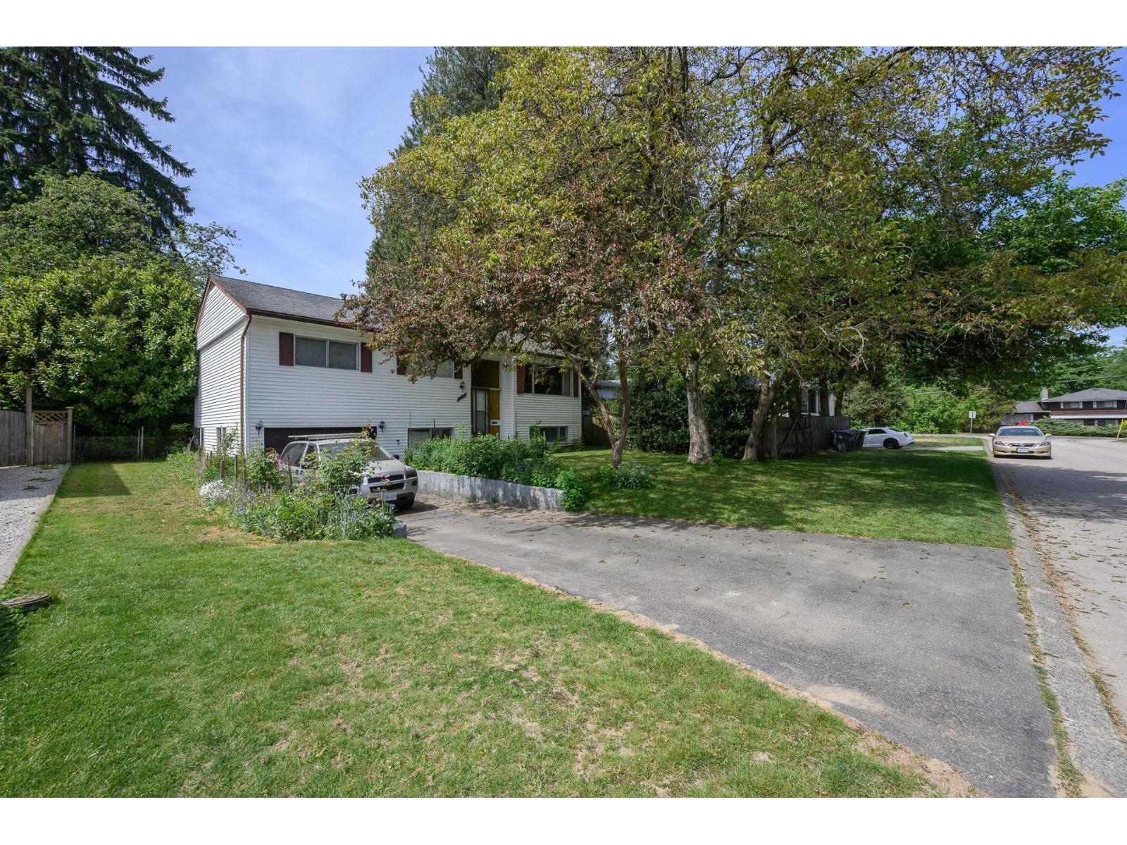 10973 144a Street, Surrey, British Columbia  V3R 3P9 - Photo 2 - R3123555