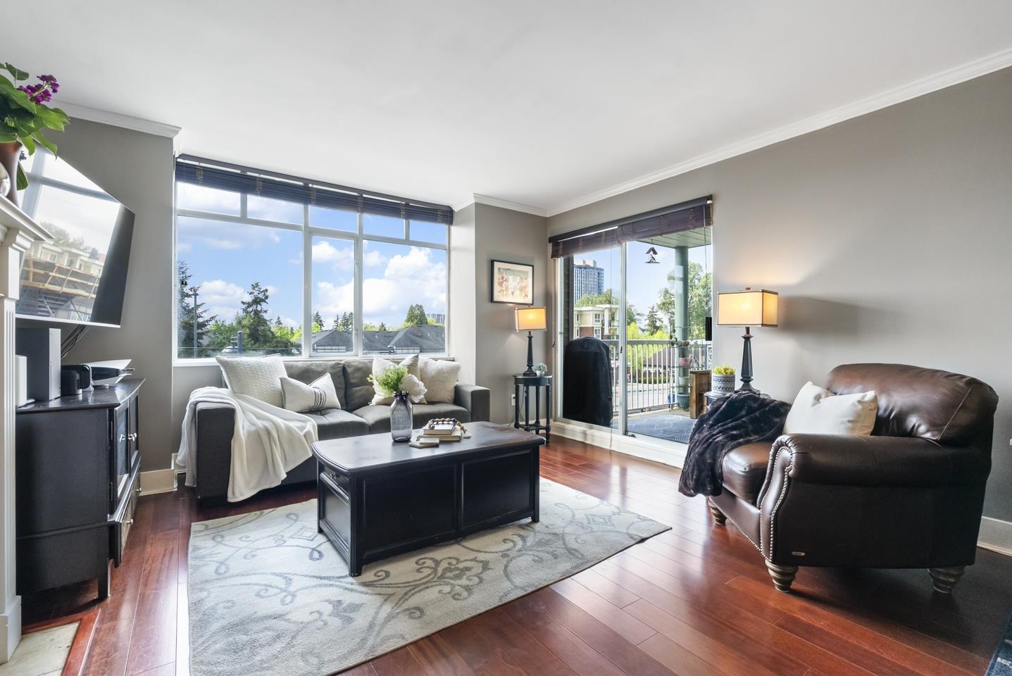 206 9763 140 Street, Surrey, British Columbia  V3T 4M4 - Photo 1 - R3122798