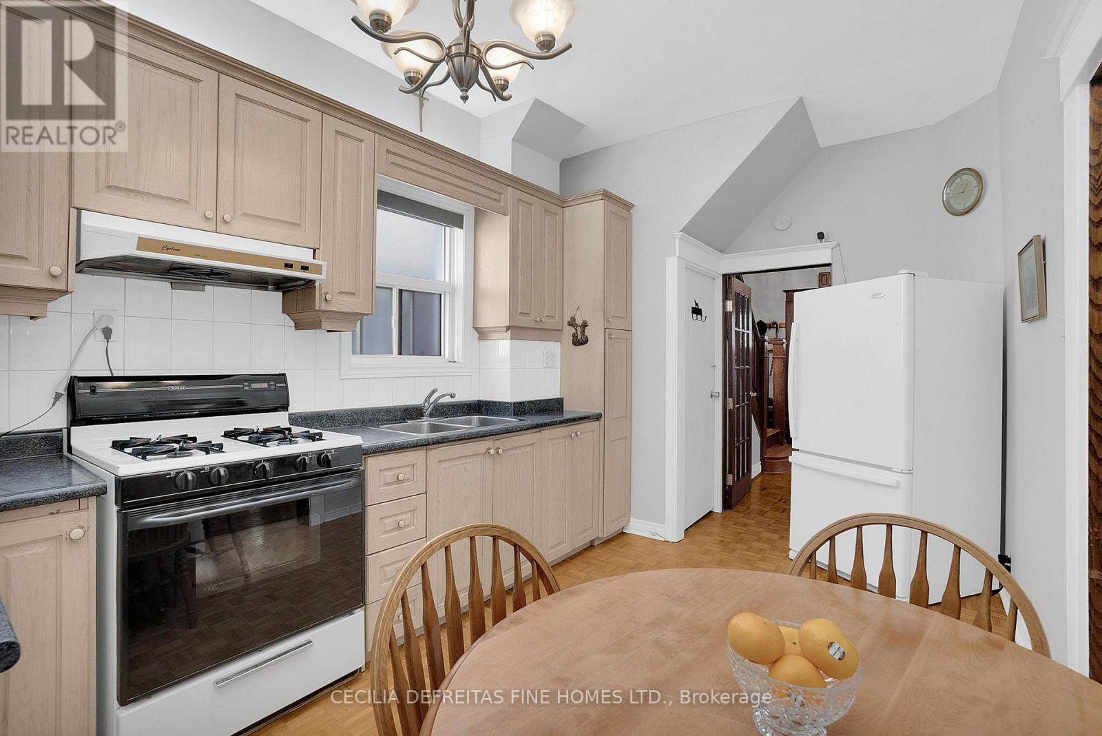 48 Westmount Avenue, Toronto, Ontario  M6H 3K1 - Photo 20 - W13125222