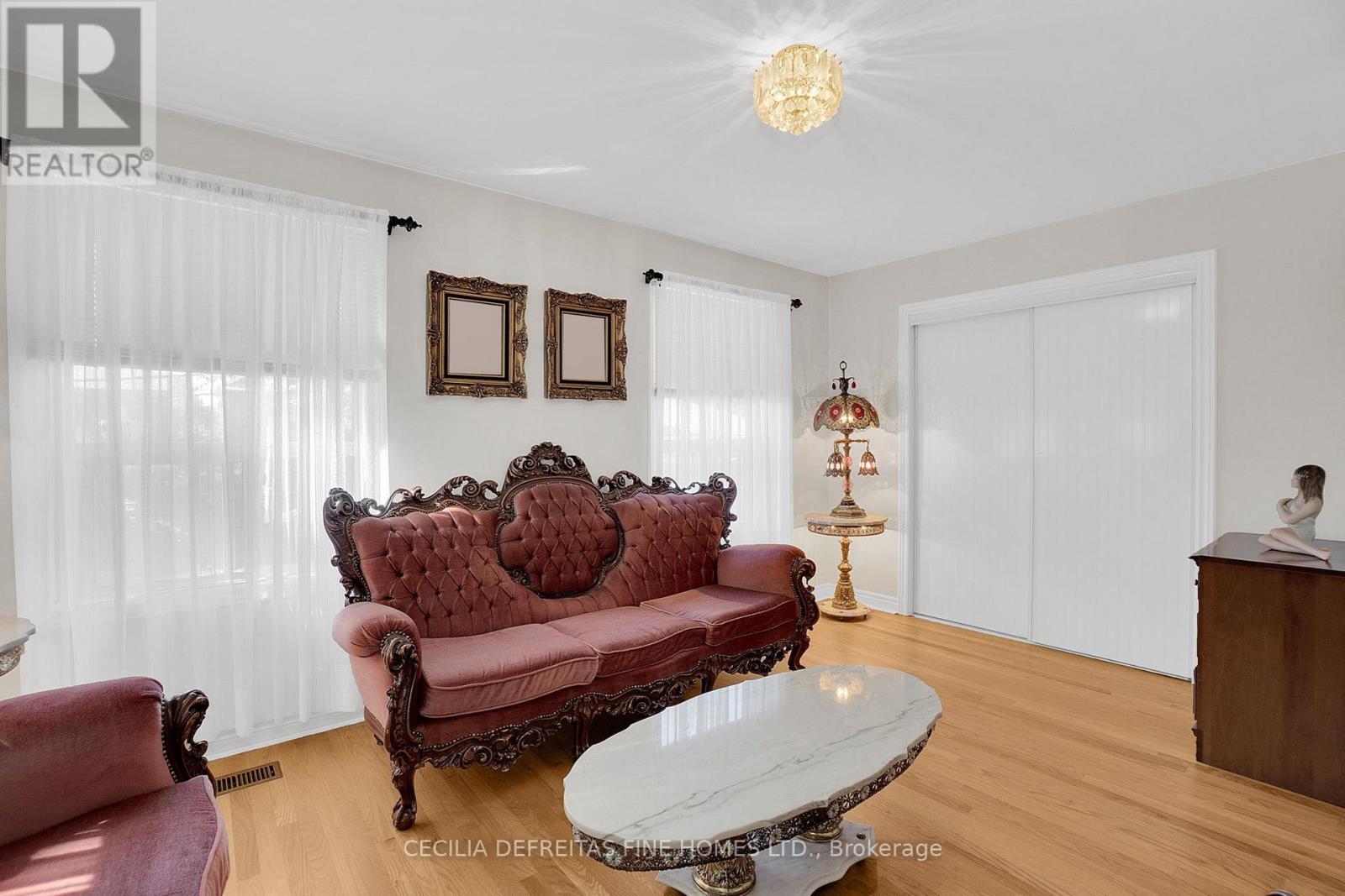 48 Westmount Avenue, Toronto, Ontario  M6H 3K1 - Photo 24 - W13125222