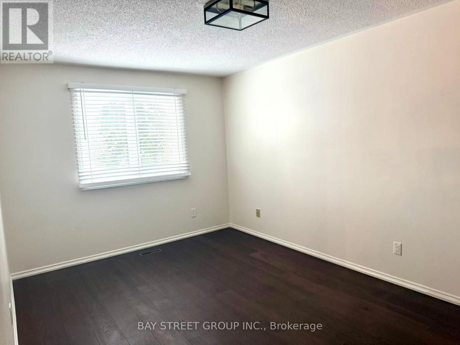 Room 1 - 4497 Longmoor Road, Mississauga, Ontario  L5M 4H6 - Photo 5 - W13125226
