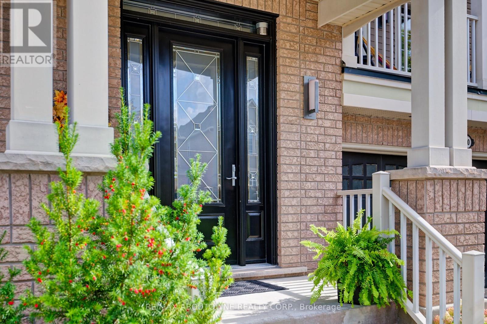 310 Leitch Landing, Milton, Ontario  L9T 7M9 - Photo 3 - W13125256