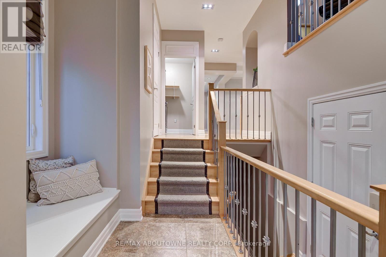 310 Leitch Landing, Milton, Ontario  L9T 7M9 - Photo 5 - W13125256