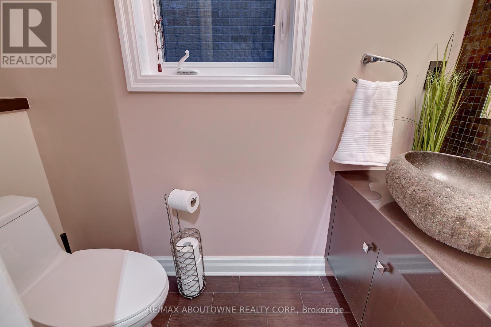 310 Leitch Landing, Milton, Ontario  L9T 7M9 - Photo 7 - W13125256