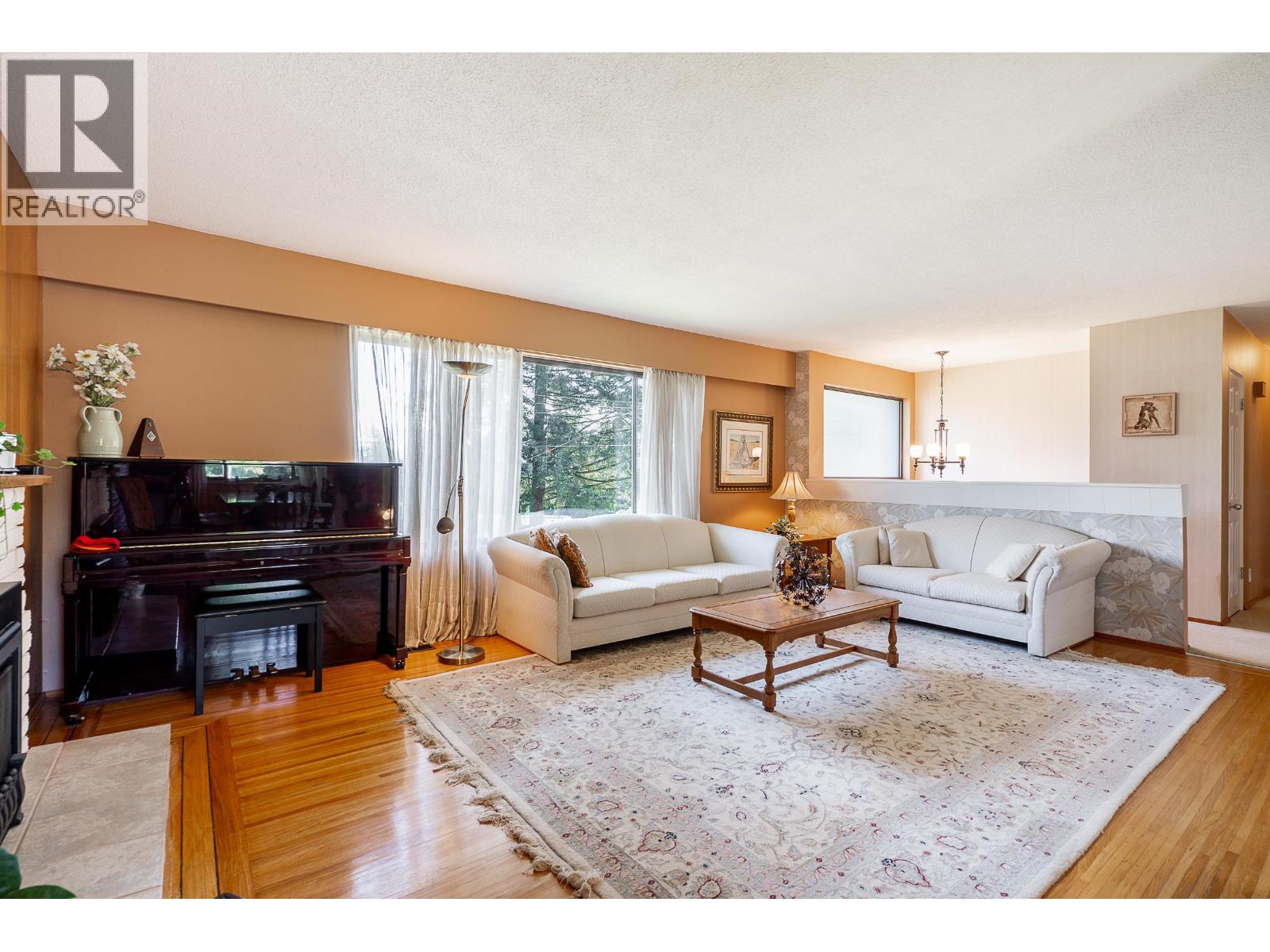 1626 Oughton Drive, Port Coquitlam, British Columbia  V3C 1H7 - Photo 3 - R3123455