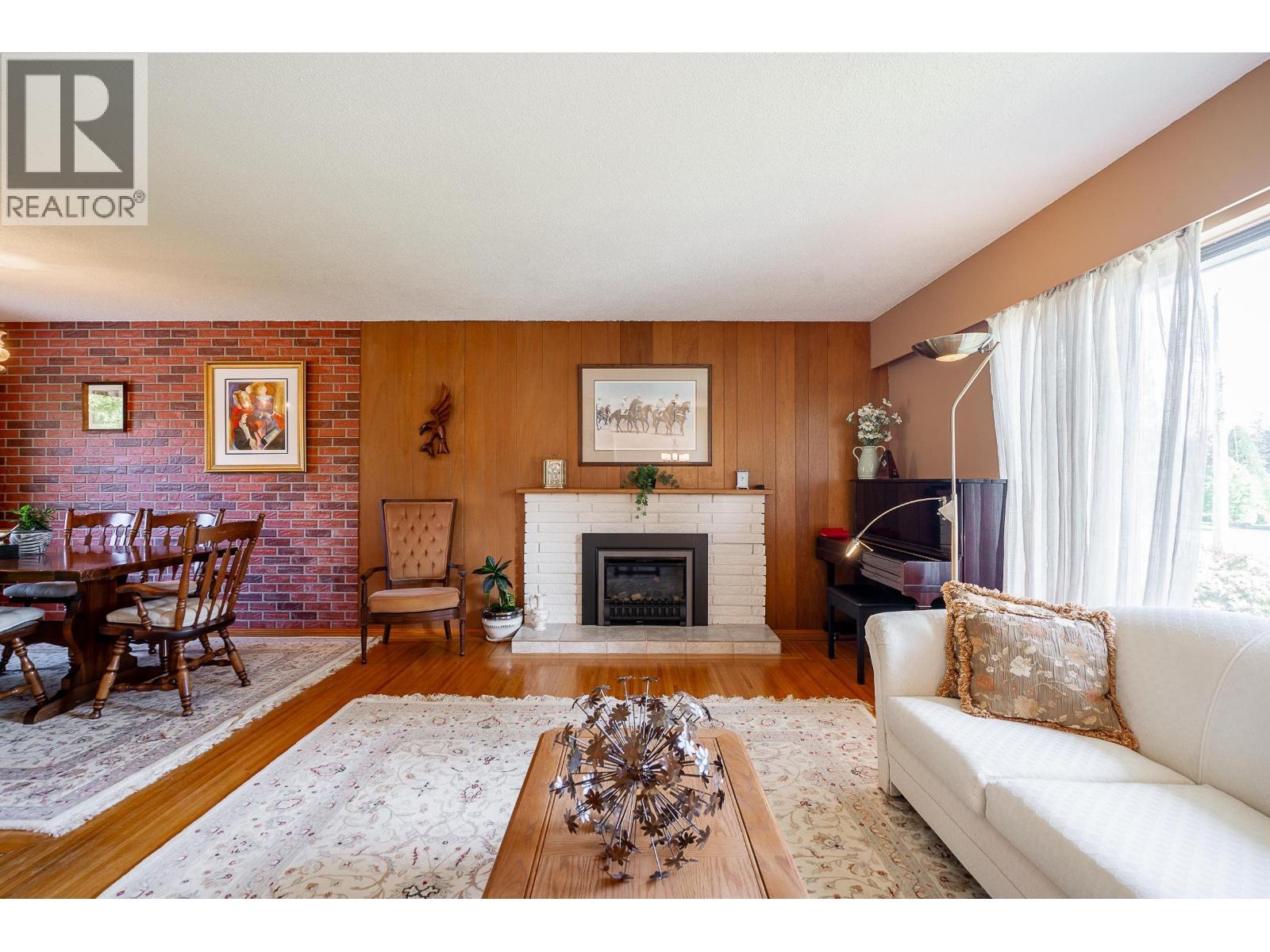 1626 Oughton Drive, Port Coquitlam, British Columbia  V3C 1H7 - Photo 2 - R3123455