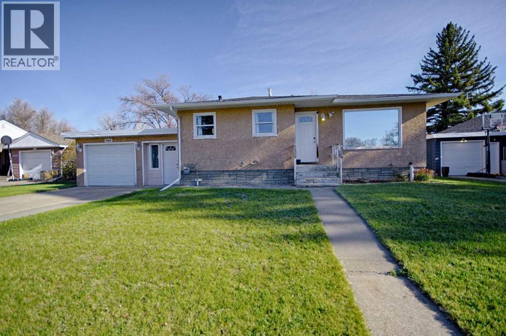 4925 53 Avenue, Taber, Alberta  T1G 1H5 - Photo 2 - A2307097