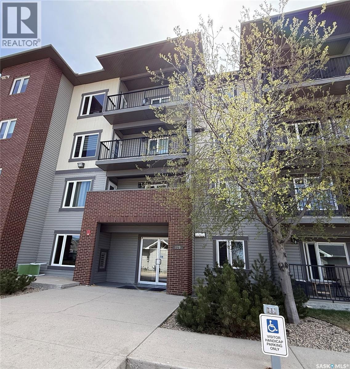 302 820 5th Street Ne, Weyburn, Saskatchewan  S4H 2V2 - Photo 2 - SK035889