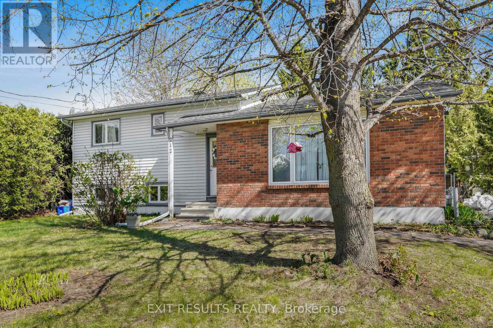 212 Sainte-Anne Street N, Clarence-Rockland, Ontario  K4K 1B8 - Photo 3 - X13125272