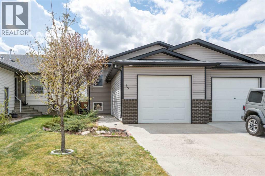 85 Vista Road Se, Medicine Hat, Alberta  T1B 0A3 - Photo 2 - A2306413