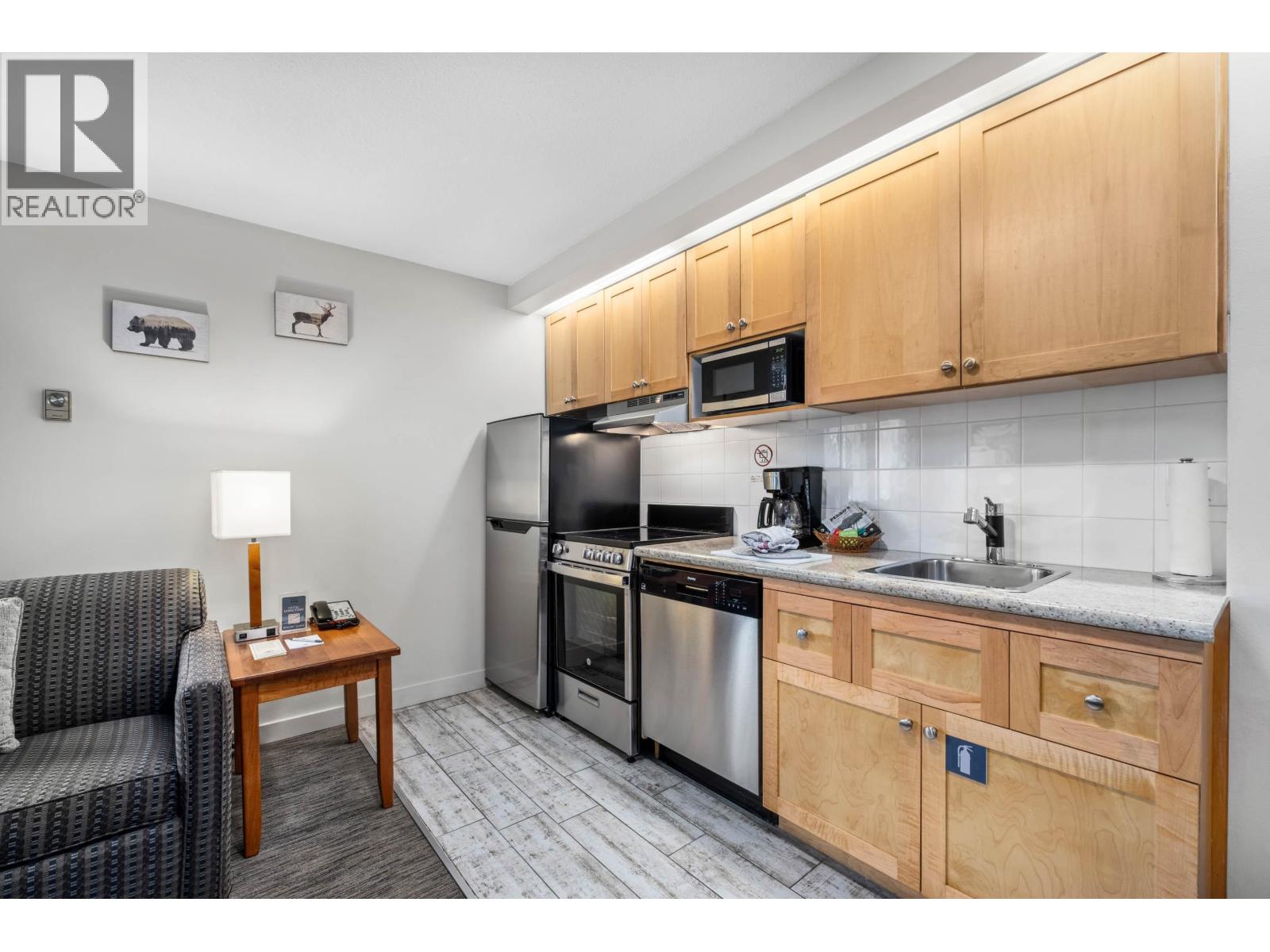 202 4420 Sundial Place, Whistler, British Columbia  V8E 1G6 - Photo 3 - R3123527