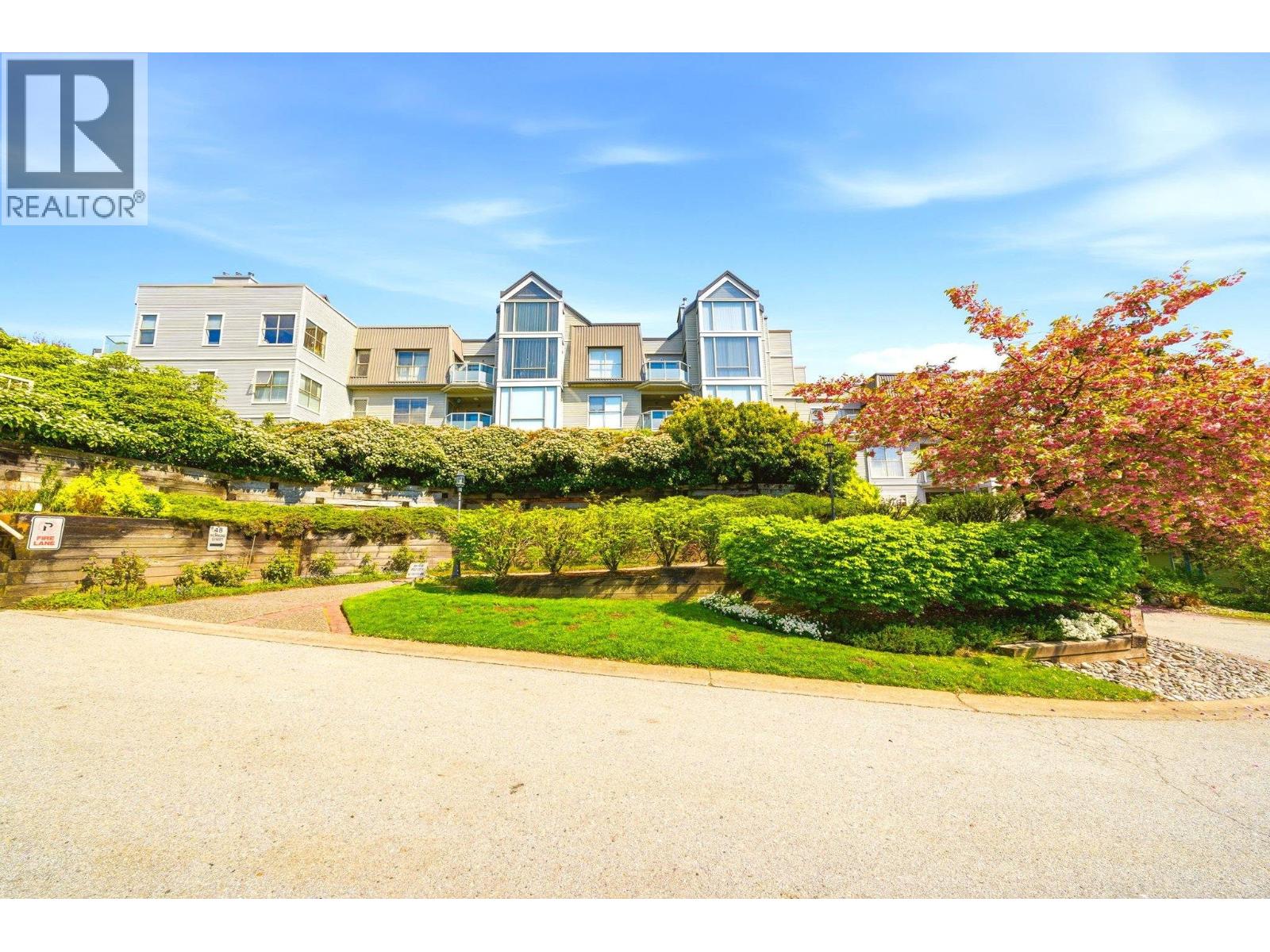 304 48 RICHMOND STREET, New Westminster, British Columbia