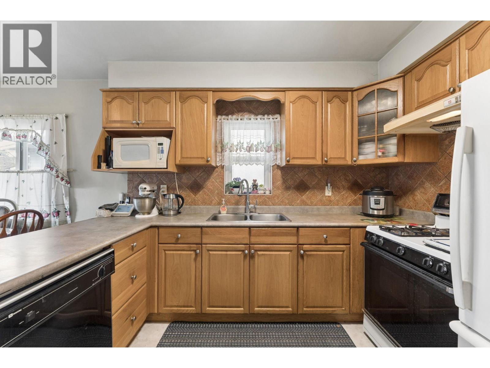 2248 Mannering Avenue, Vancouver, British Columbia  V5N 3C4 - Photo 11 - R3123509