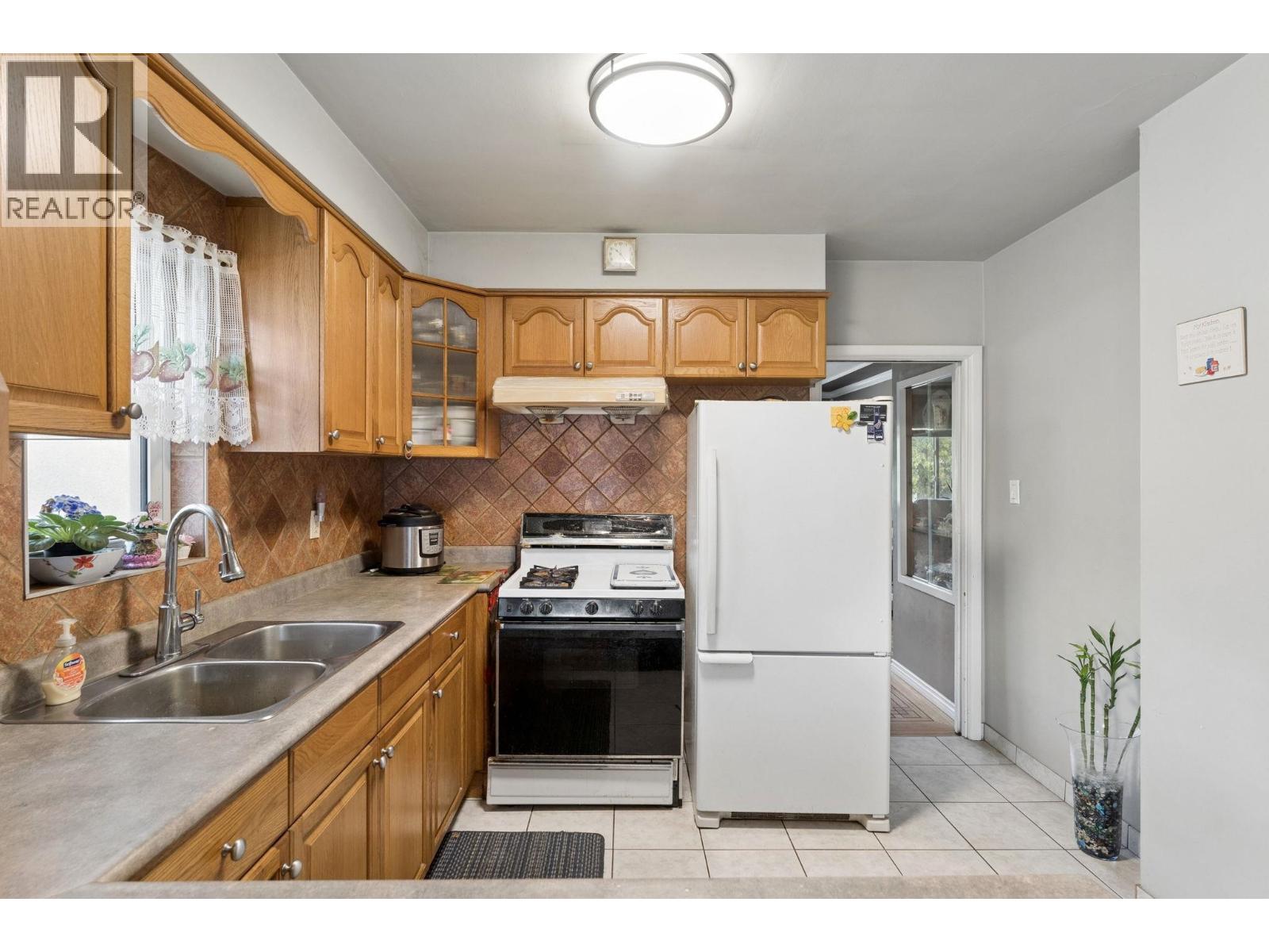 2248 Mannering Avenue, Vancouver, British Columbia  V5N 3C4 - Photo 14 - R3123509