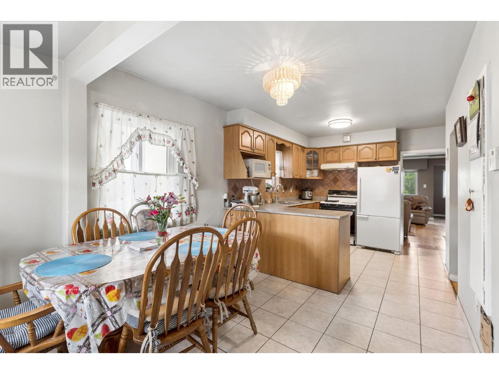 2248 Mannering Avenue, Vancouver, British Columbia  V5N 3C4 - Photo 8 - R3123509