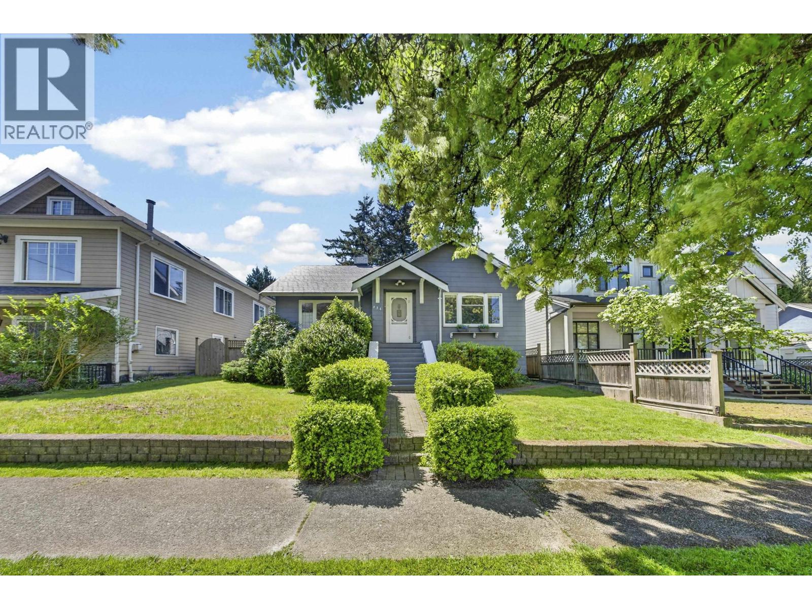 834 FOURTH STREET, New Westminster, British Columbia