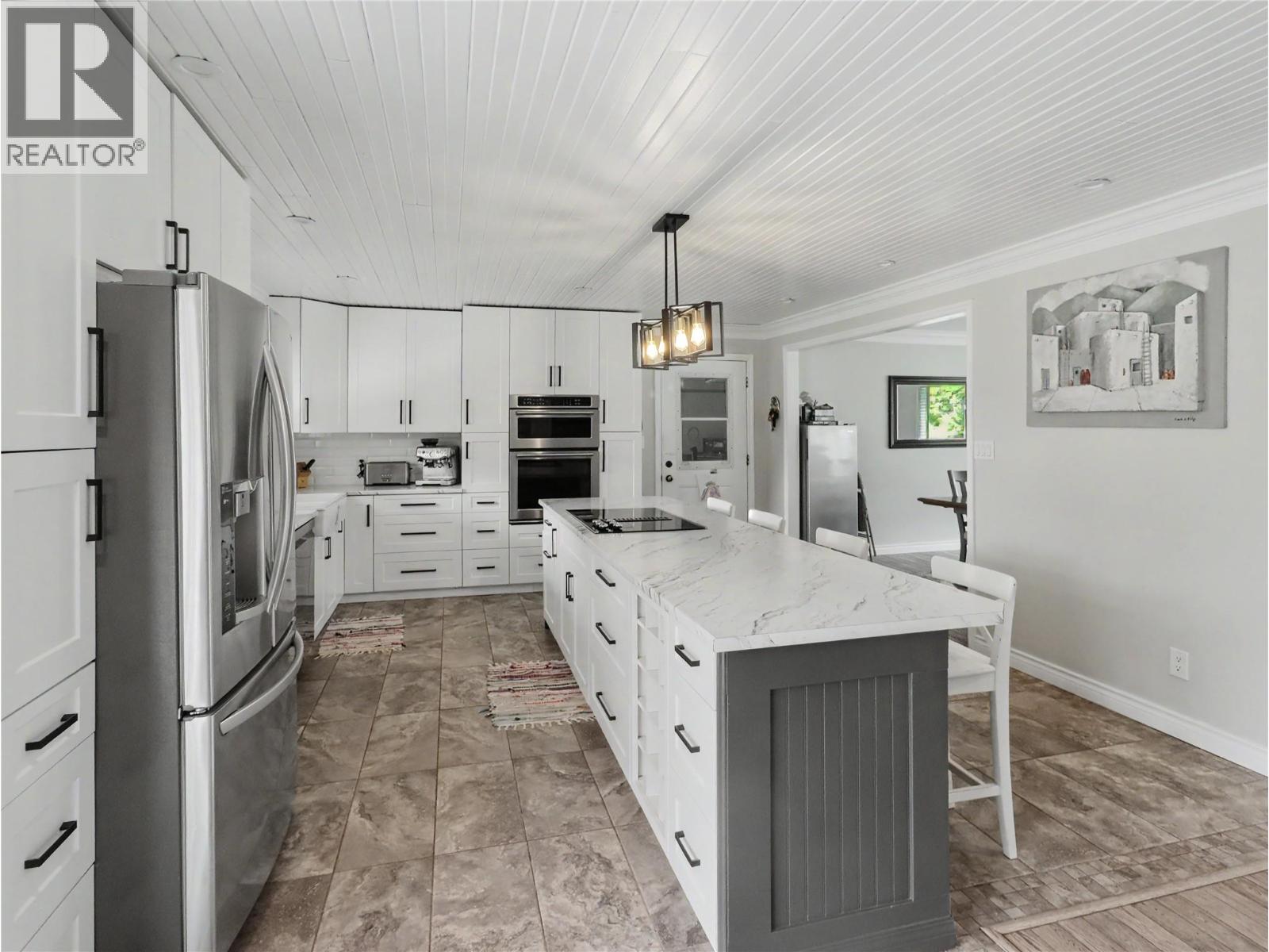 5015 Siminoff Road, Grand Forks, British Columbia  V0H 1H4 - Photo 12 - 10378052