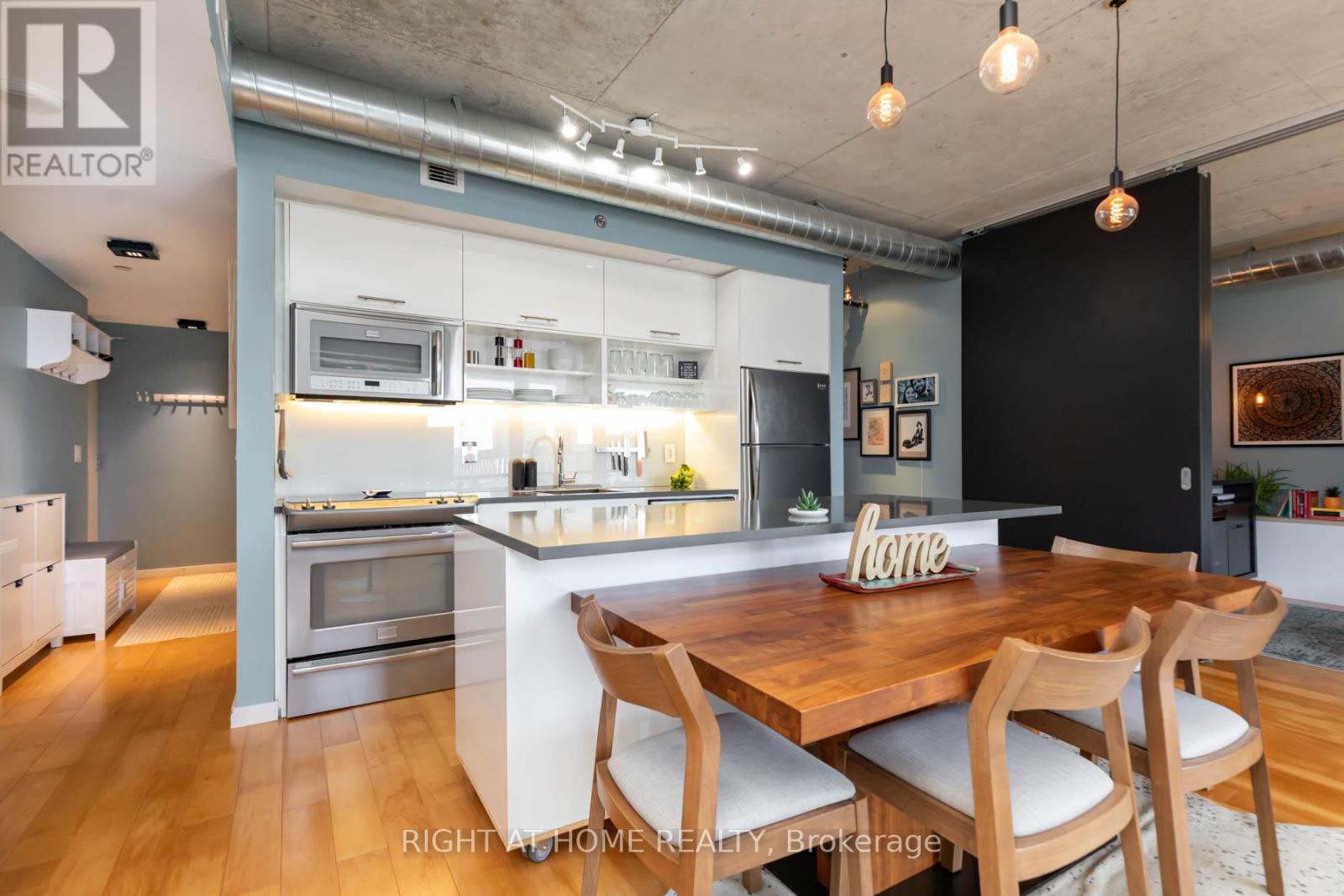 508 - 32 Trolley Crescent, Toronto, Ontario  M5A 0E8 - Photo 4 - C13052092