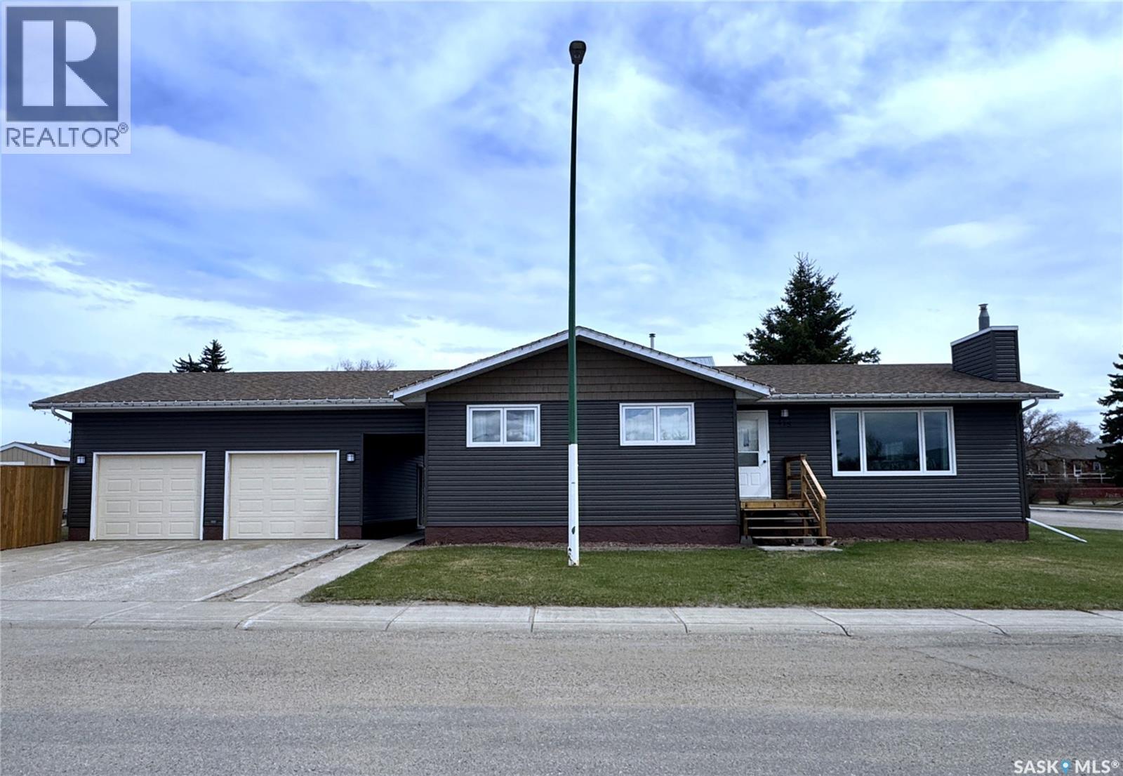 415 3rd Avenue W, Biggar, Saskatchewan  S0K 0M0 - Photo 49 - SK027372