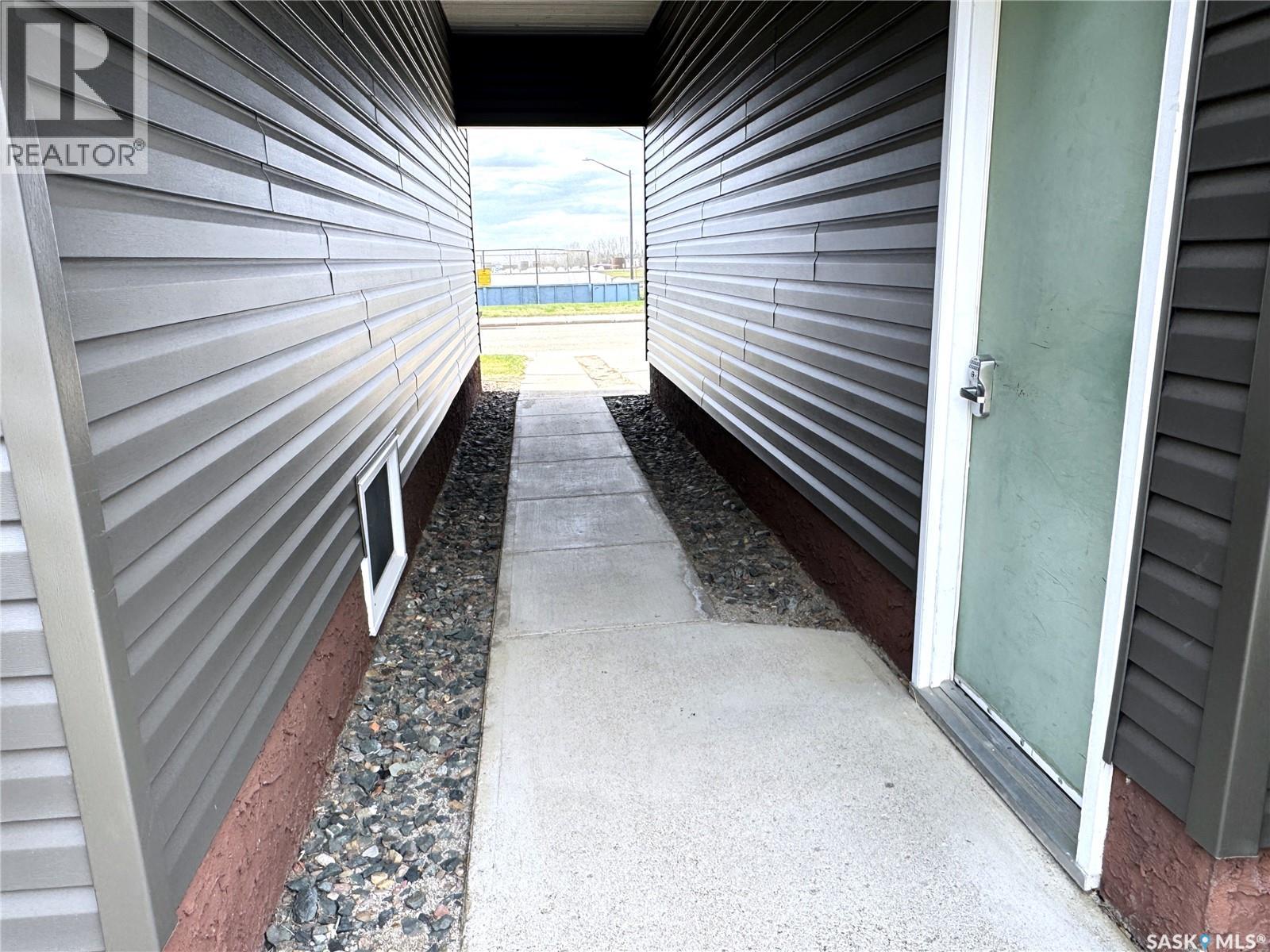 415 3rd Avenue W, Biggar, Saskatchewan  S0K 0M0 - Photo 44 - SK027372