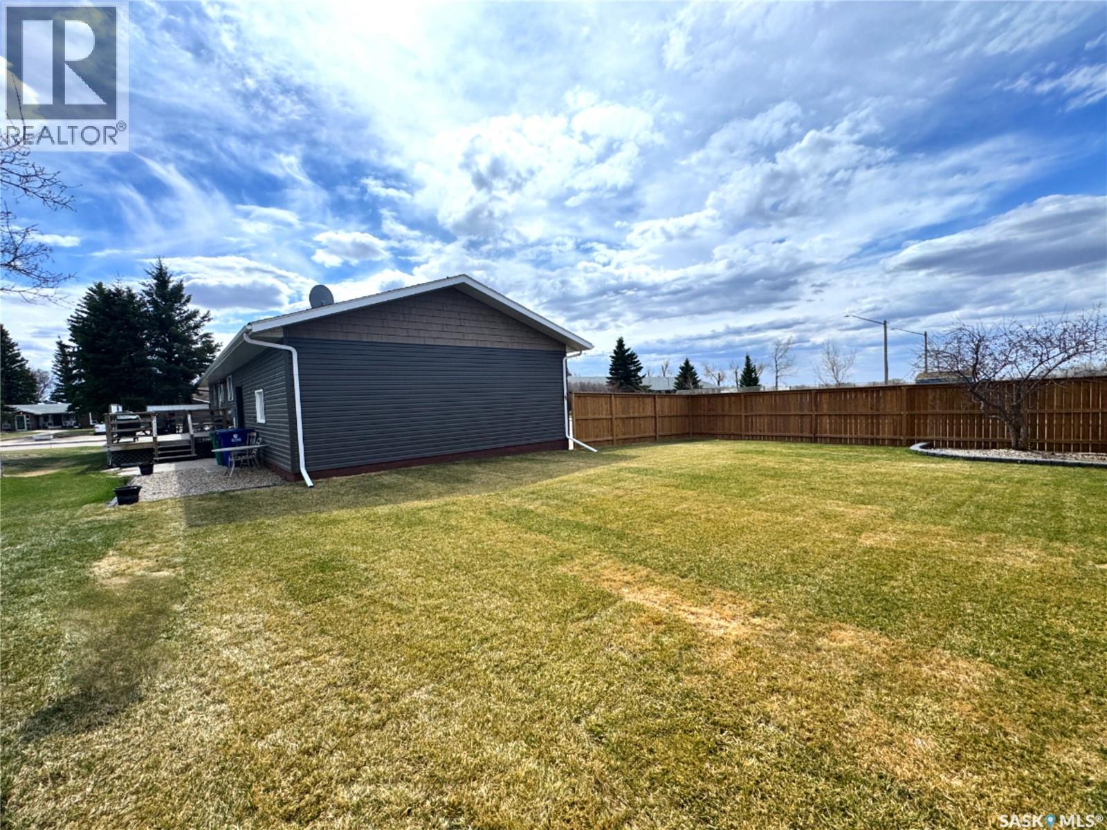 415 3rd Avenue W, Biggar, Saskatchewan  S0K 0M0 - Photo 40 - SK027372