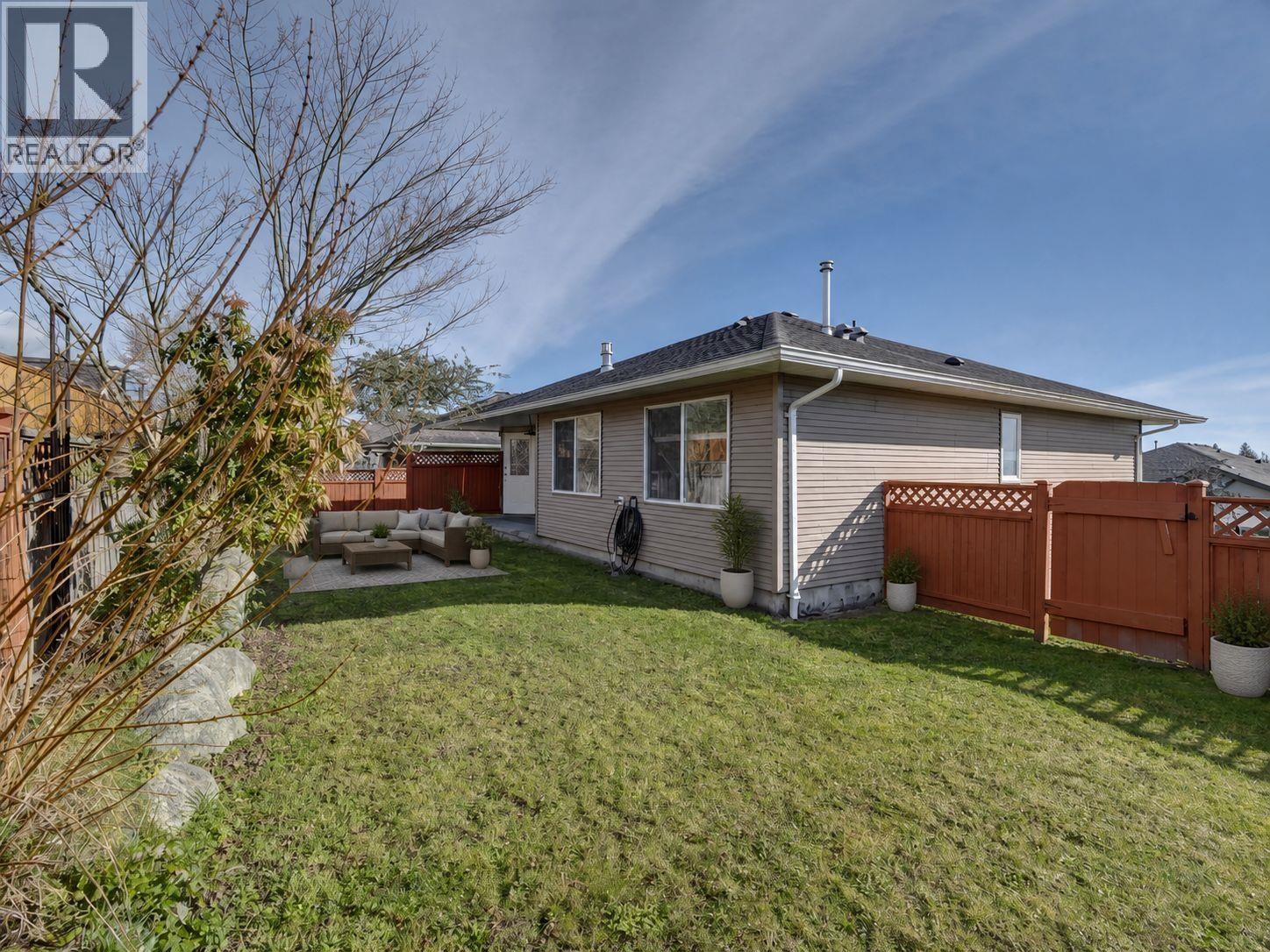 5683 Emily Way, Sechelt, British Columbia  V7Z 0N5 - Photo 18 - R3095041