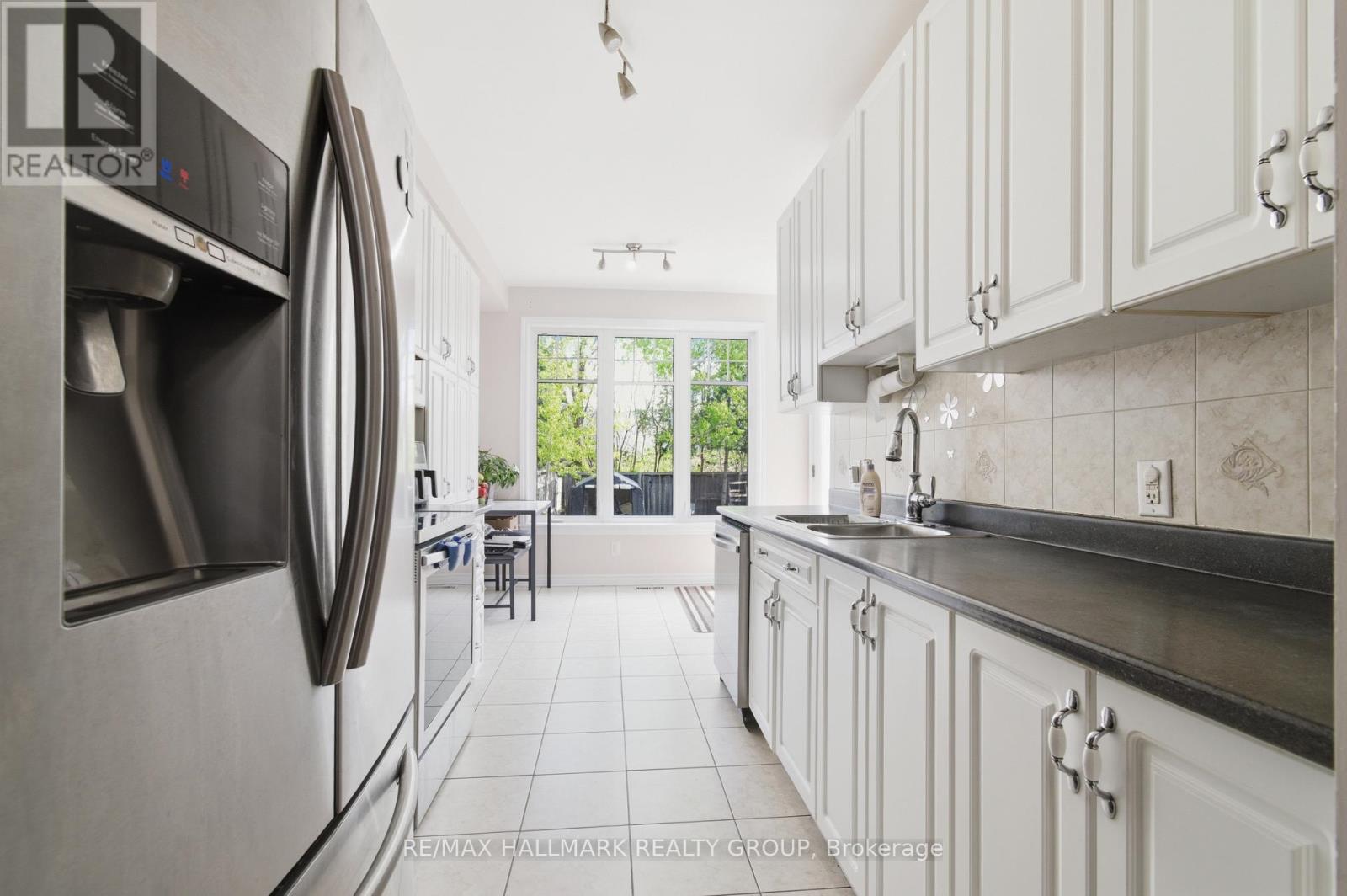 728 Cedar Creek Drive, Ottawa, Ontario K1T 0A9 - Photo 12 - X13125364