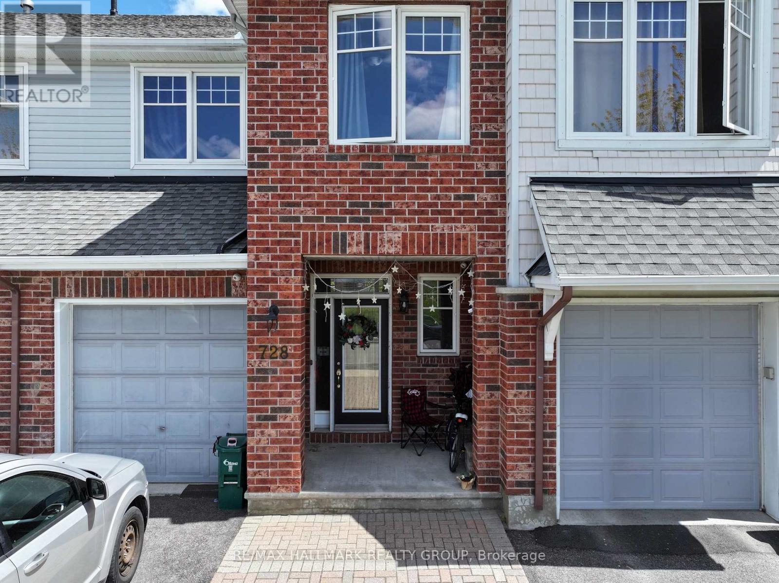 728 Cedar Creek Drive, Ottawa, Ontario K1T 0A9 - Photo 2 - X13125364