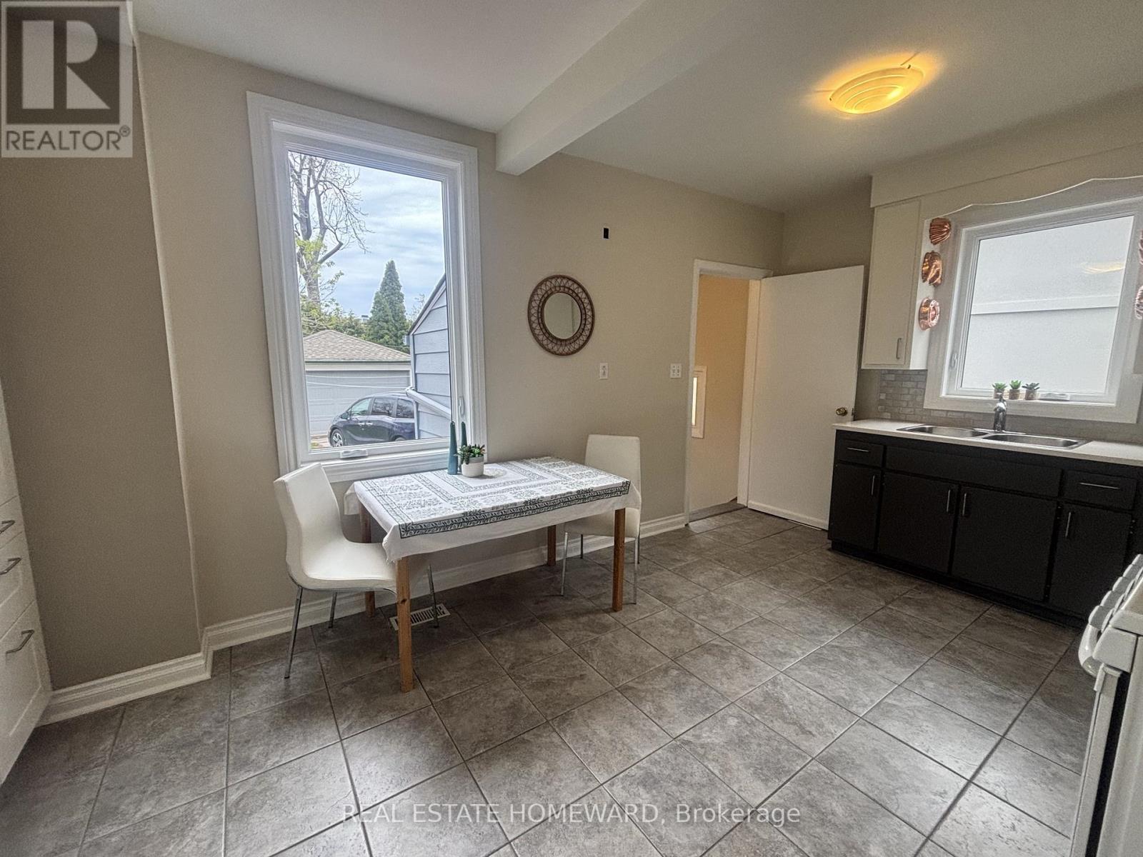 259 Woodmount Avenue, Toronto, Ontario  M4C 4A2 - Photo 12 - E13038652