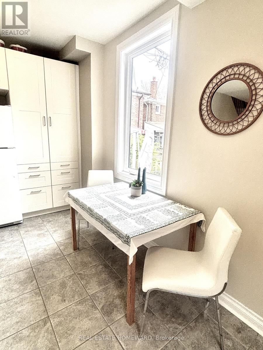 259 Woodmount Avenue, Toronto, Ontario  M4C 4A2 - Photo 14 - E13038652