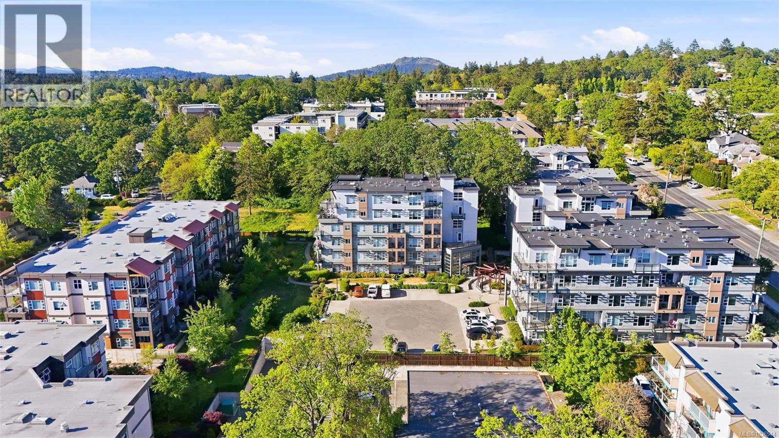 503 1016 Inverness Rd, Saanich, British Columbia  V8X 2S1 - Photo 1 - 1036544