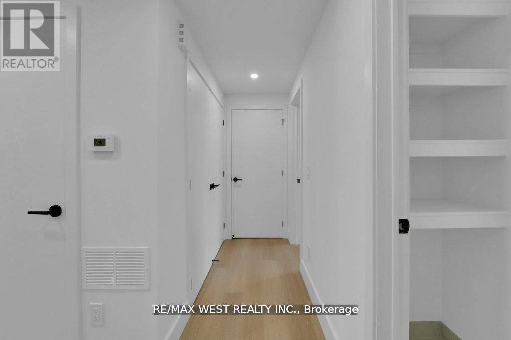 661 Winona Drive, Toronto, Ontario  M6C 3V6 - Photo 30 - C13125320