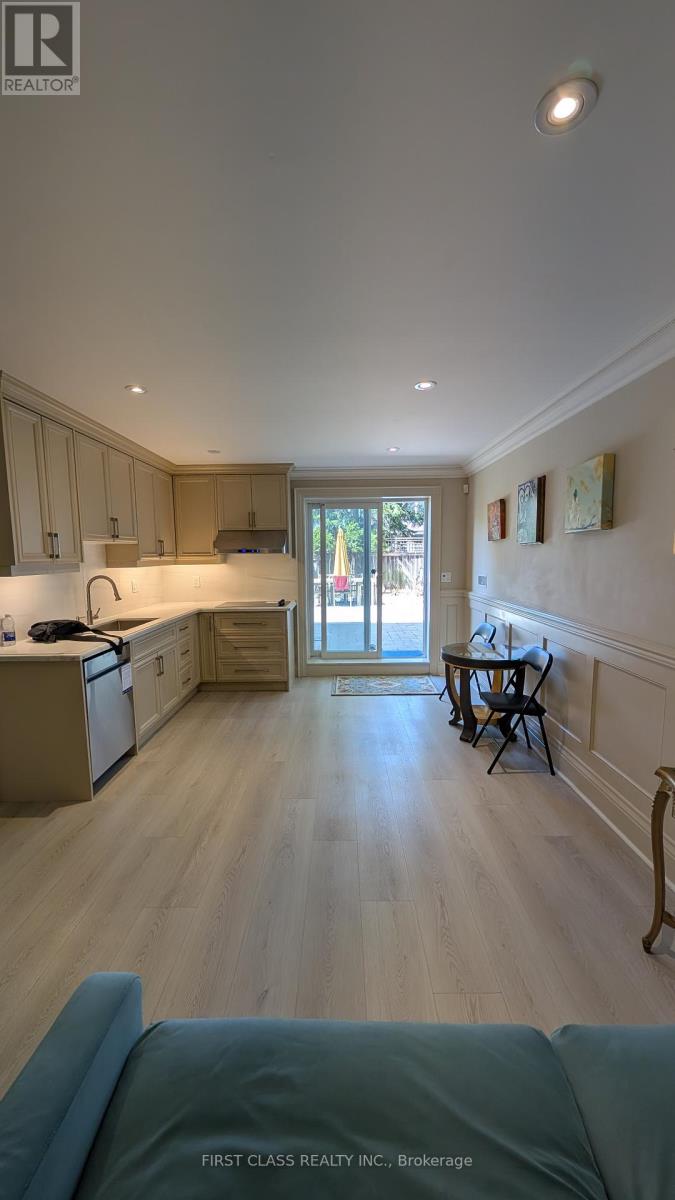 Main - 424 Roehampton Avenue, Toronto, Ontario  M4P 1S4 - Photo 1 - C13125332