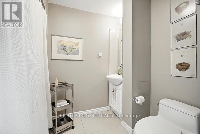 17 Denmark Crescent, Toronto, Ontario  M2R 1J3 - Photo 14 - C13125410